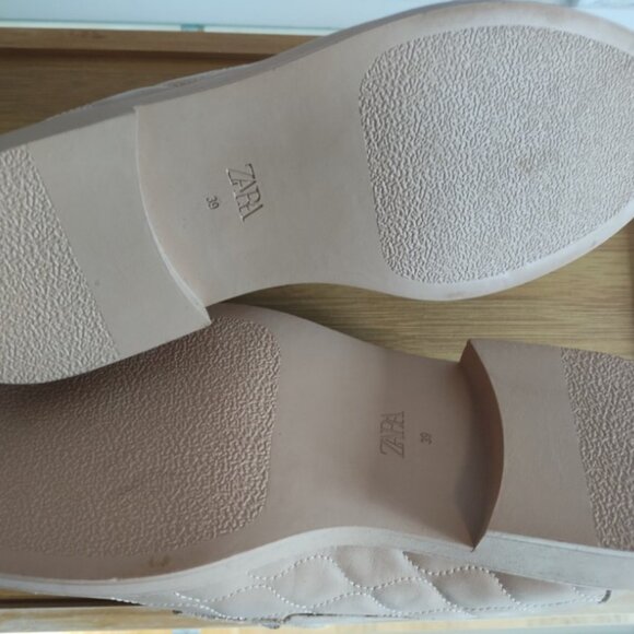 ZARA Quilted Leather Loafers with Metal Buckle - Picture 9 of 12